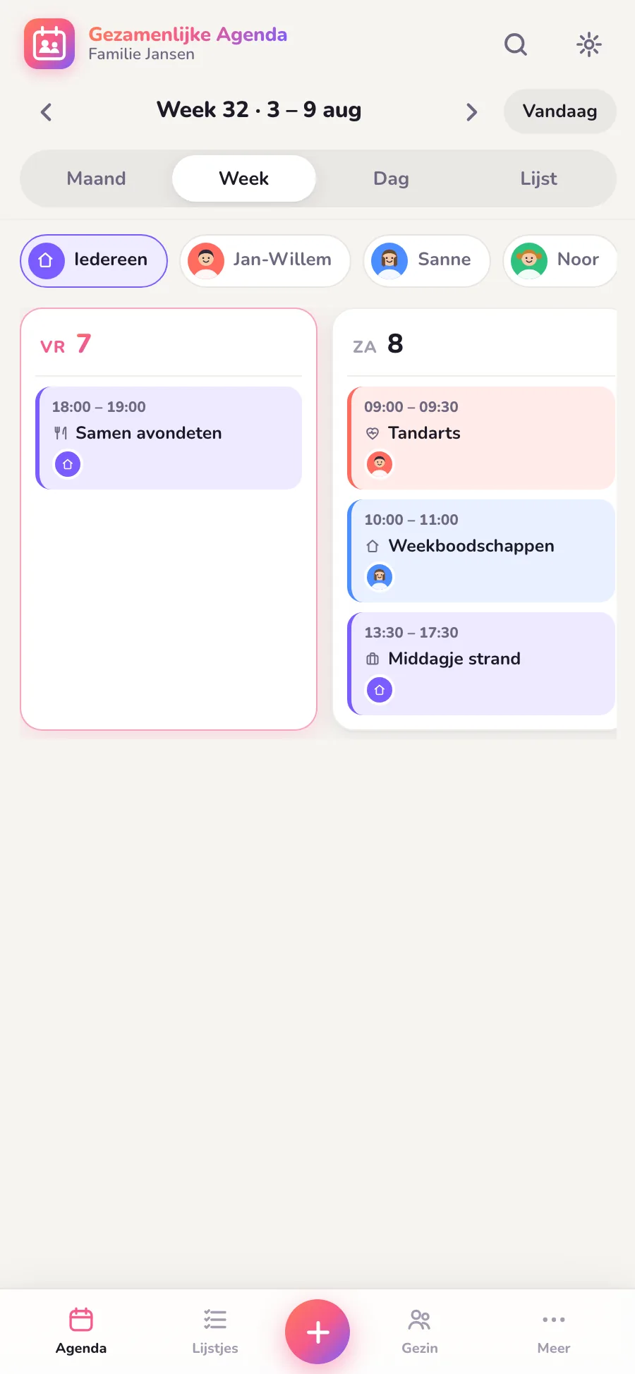 De weekweergave van Gezamenlijke Agenda met de terugkerende afspraken van het gezin in kleur per persoon